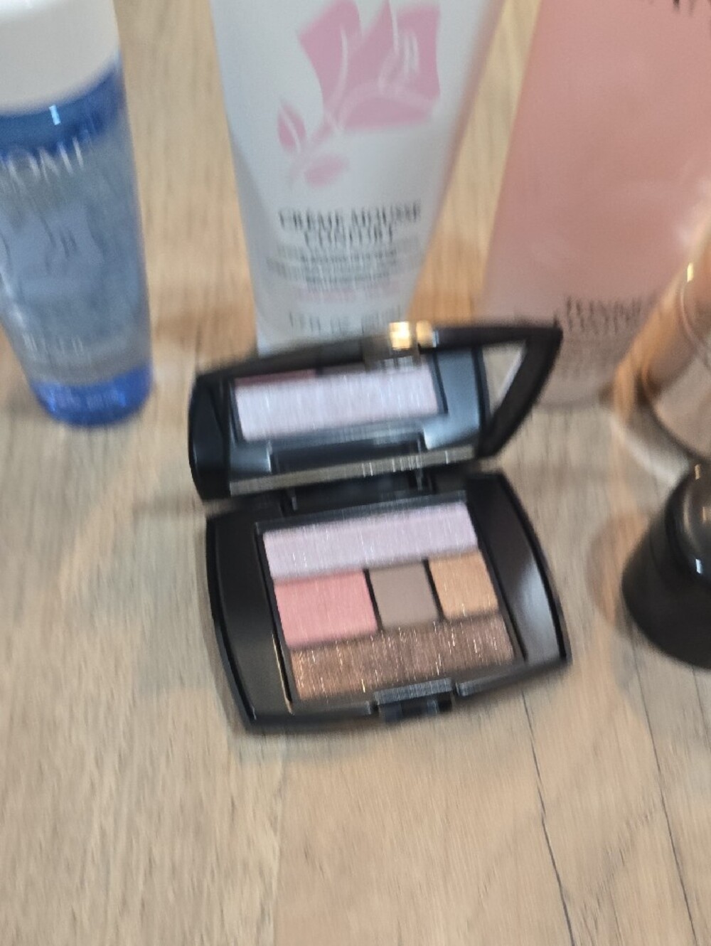 NWT! Lancome Pouch With Makeup & Skincare! - Picture 3 of 6